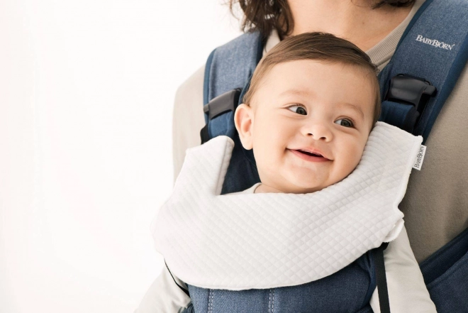 BABYBJORN ONE AIR - dětské nosítko, tmavě modré + bryndák pro ergonomické nosítko One – Modrá
