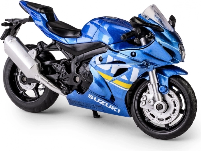 Kovové díly a gumové pneumatiky