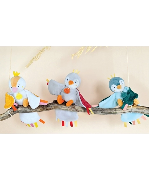 Doudou Dárková sada - hudební plyšová hračka ptáček 23 cm – červená