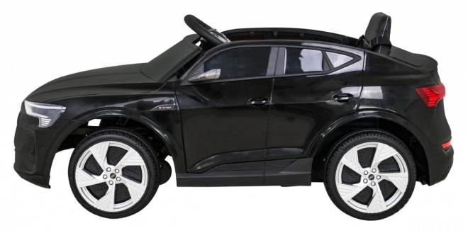Audi E-Tron Sportback pentru copii + Pilot + tracțiune 4x4 + pornire lentă + radio MP3 + LED – Černá