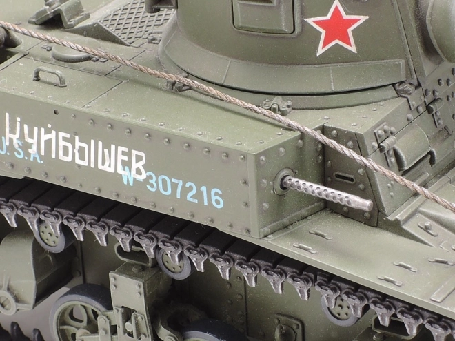 Plastikový model amerického lehkého tanku M3 Stuart z konce výroby