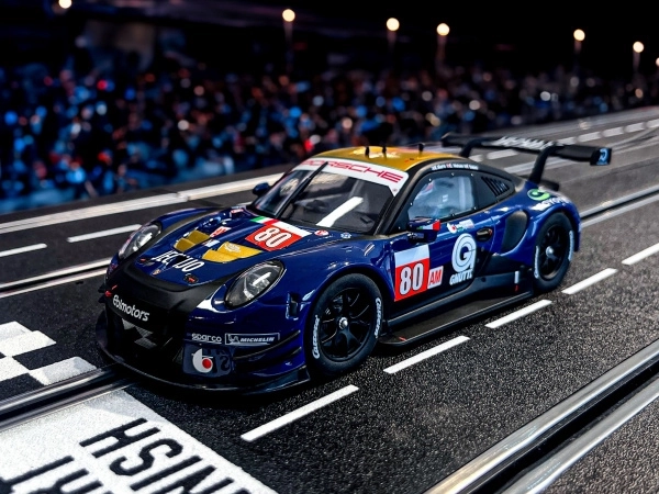 Dvojité kontaktní kartáčky a příslušenství v balení