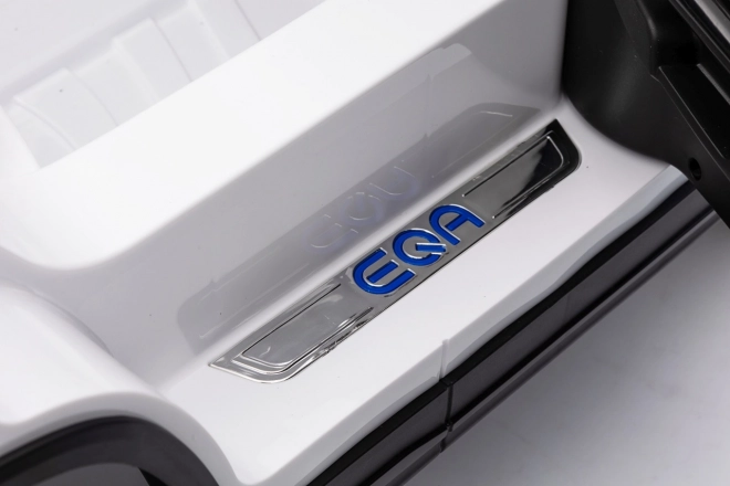 Elektrické auto Mercedes Benz EQA 250 bílé