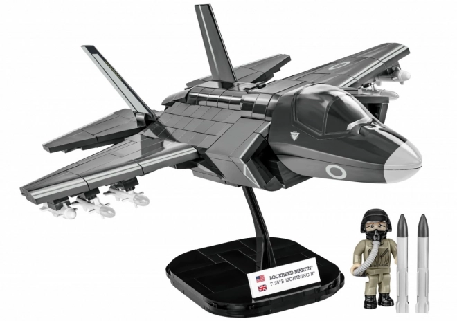 Model bojového letounu F-35B Lightning II z kostiček