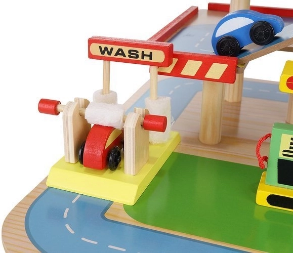 Realistické doplňky: myčka, čerpací stanice, kasa