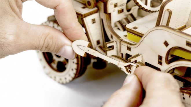 WOODEN CITY 3D puzzle Terénní vůz - džíp 4x4, 570 dílků