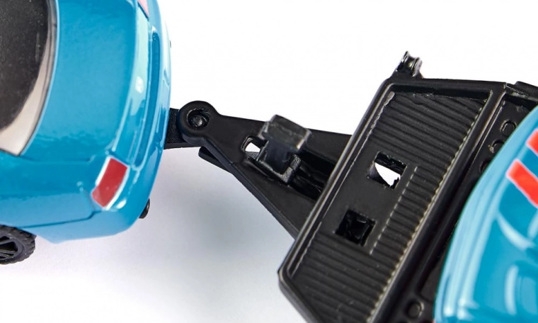 Otevíratelné dveře a funkční spojka