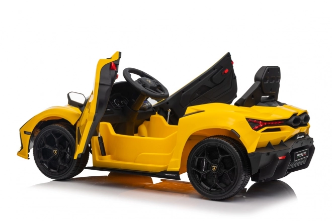 Auto Lamborghini Revuelto žluté
