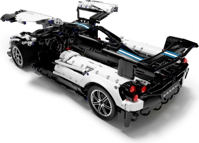 Skaládací model Pagani Huayra od Rastar 1:8