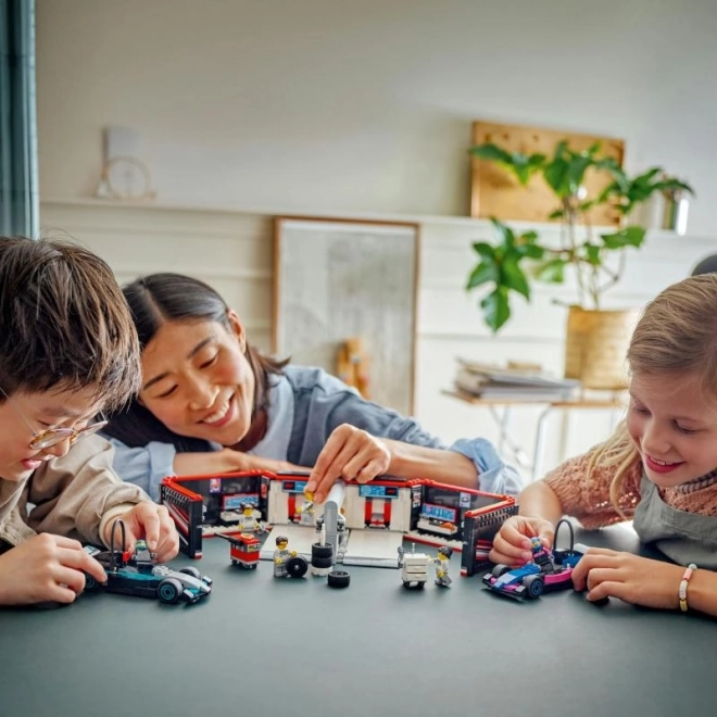 LEGO City F1 Garaž a závodní vozy Mercedes-AMG a Alpine