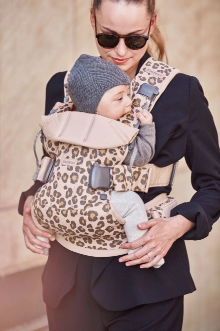 Dětské nosítko BABYBJORN ONE, Béžová/Leopardí – Leopardí