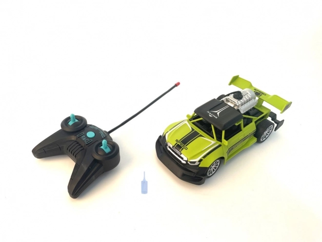 RC auto 1:20 s kouřovým efektem červené