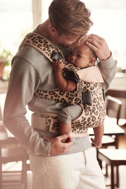 Dětské nosítko BABYBJORN ONE, Béžová/Leopardí – Leopardí