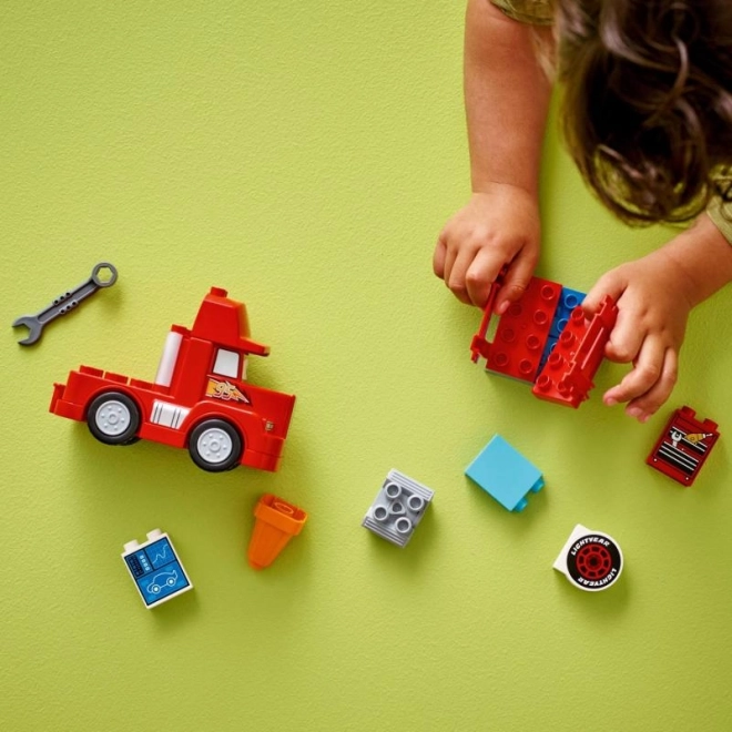 LEGO DUPLO Disney Auta Maniek na závodech