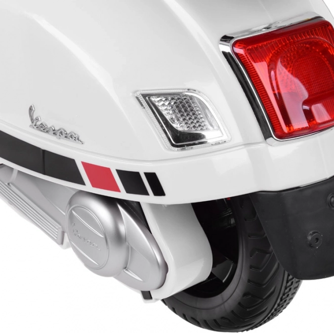 Elektrický skútr Vespa GTS Super pro děti – Bílá