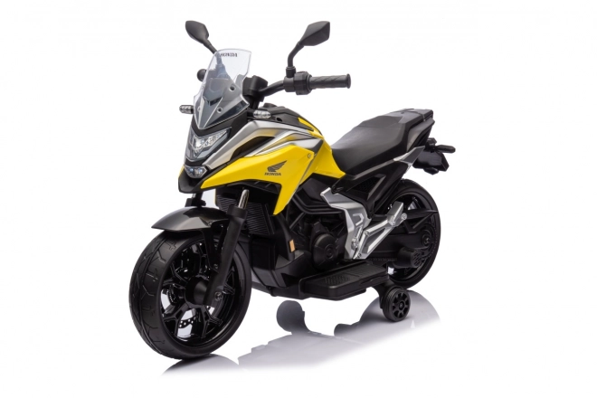 Motocykl Honda NC750X žlutý