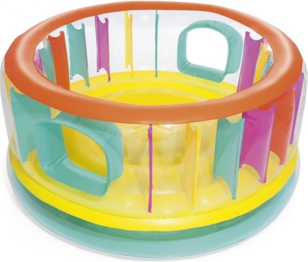 Obklopující stěny a okénka pro bezpečnou hru