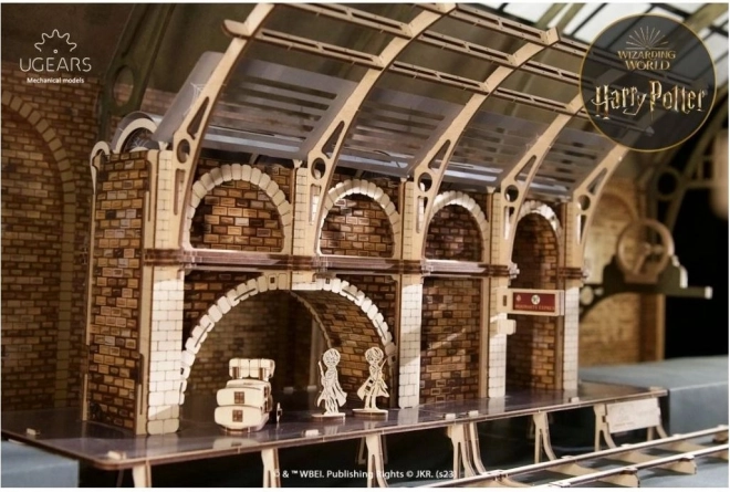 Ugears 3D dřevěné mechanické puzzle Harry Potter vlakové nástupiště