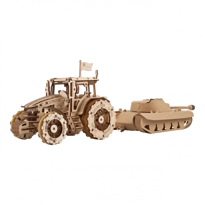 Ugears 3D dřevěné mechanické puzzle Traktor vítězí