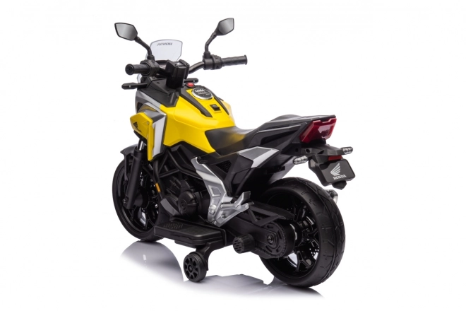 Motocykl Honda NC750X žlutý