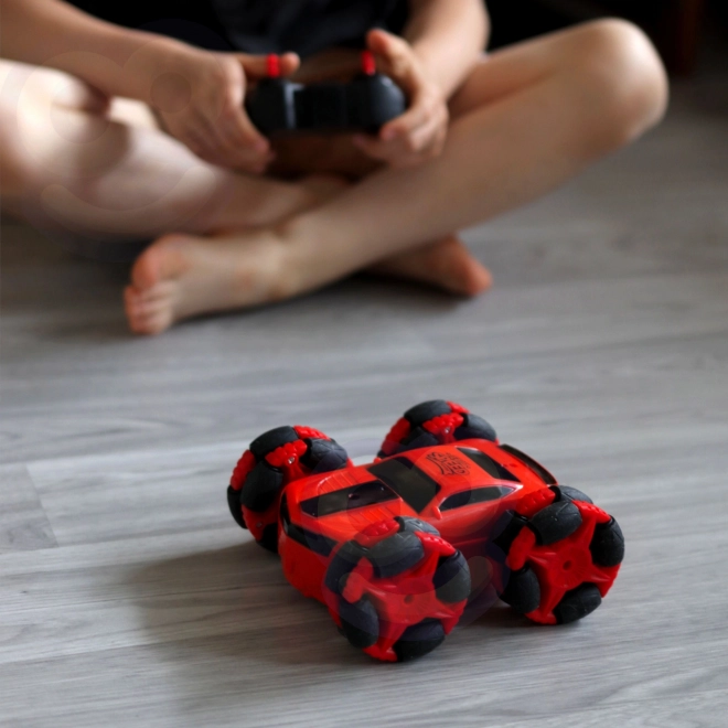 Woopie Zábavné RC auto s akrobacemi 360° s dálkovým ovládáním 2,4 GHz