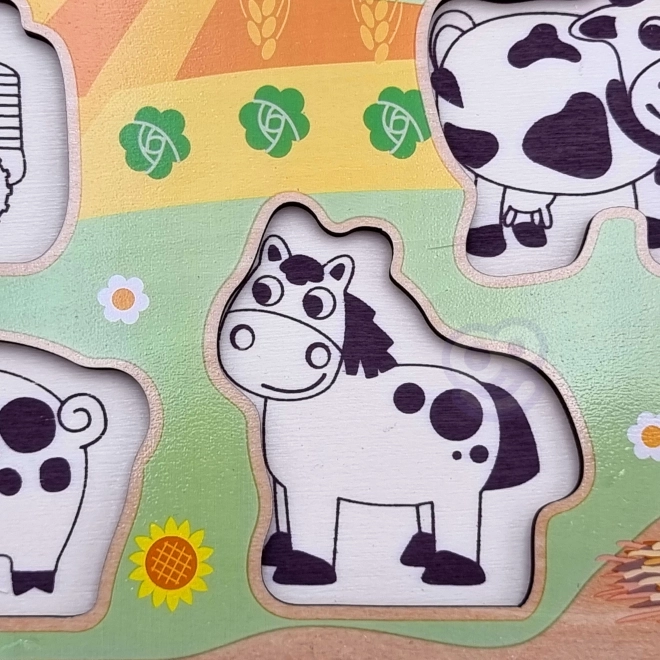 Dřevěné puzzle Farma Montessori s kolíčky od Woopie Green