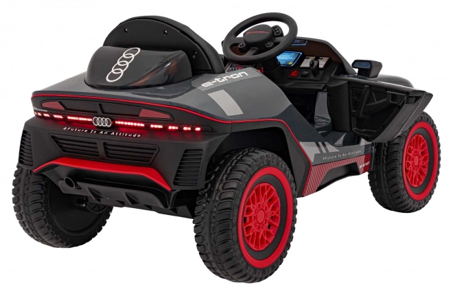 Audi RSQ E-TRON vozidlo Šedá