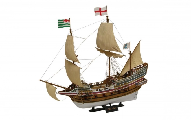 Plastový model lodi Golden Hind