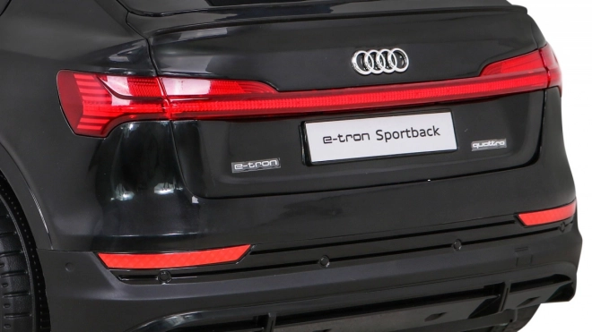 Audi E-Tron Sportback pentru copii + Pilot + tracțiune 4x4 + pornire lentă + radio MP3 + LED – Černá