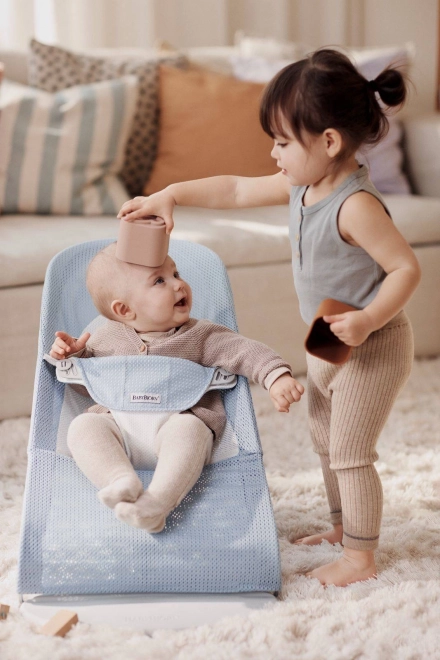BABYBJORN - Lehátko BALANCE SOFT MESH - šedá/bílá – Modrá/bílá
