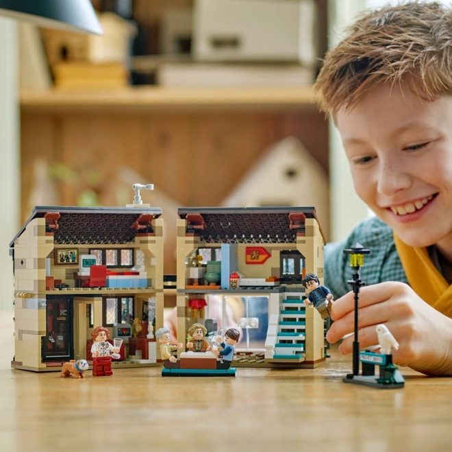 Kostky LEGO Harry Potter Privet Drive: Návštěva tetičky Marge