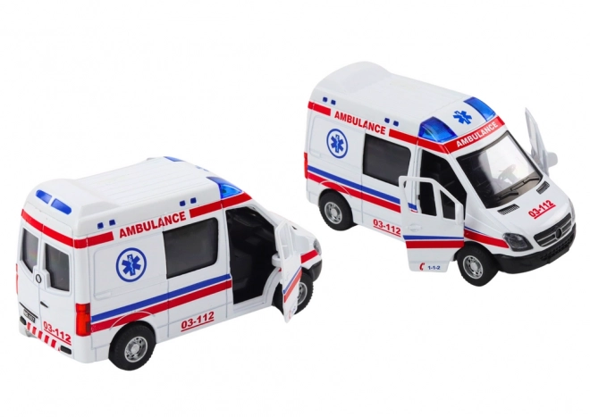 ambulanční hračka s otevíracími dveřmi, světly a zvuky 1:32 bílá