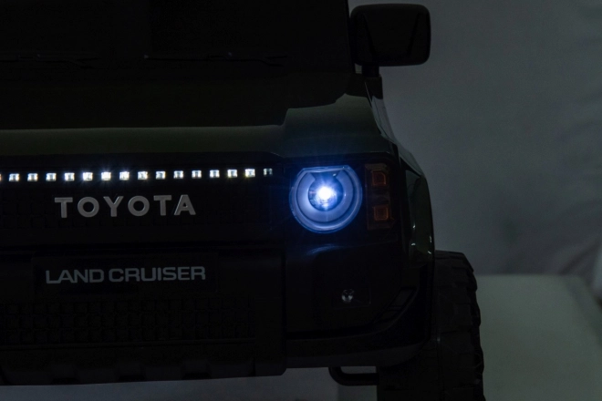 Elektrický vůz Toyota Land Cruiser Prado zelený