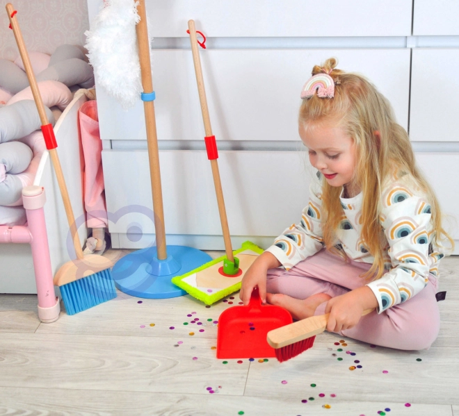 Dřevěná sada na úklid pro děti Tooky Toy