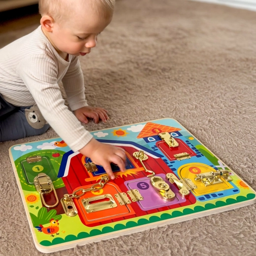 Odolné dřevěné provedení a bezpečné barvy