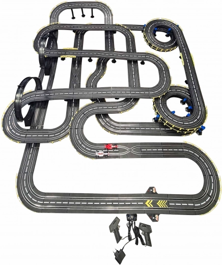 Odolná trať s bariérami a ostrými zatáčkami