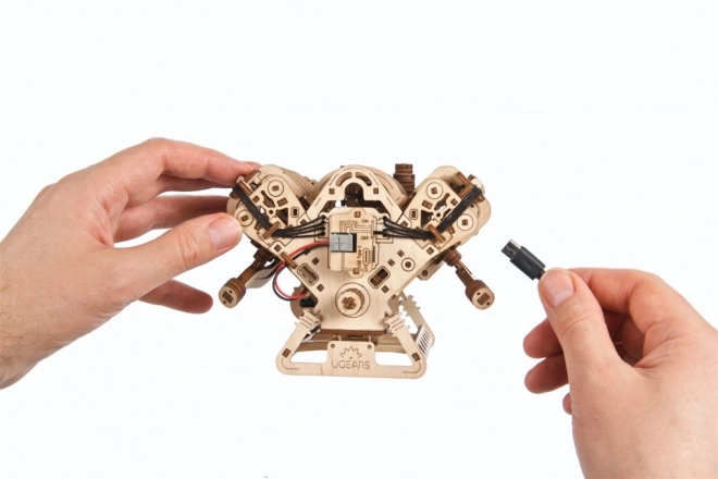 Ugears 3D dřevěné puzzle motor V8