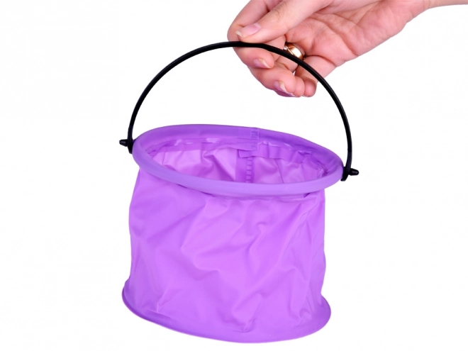 Skládací kyblík pro malé průzkumníky