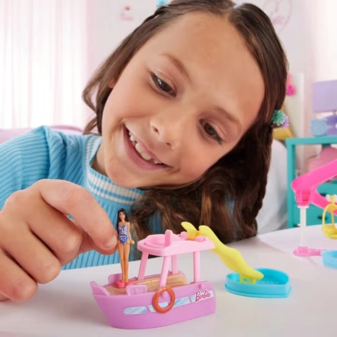 Mini BarbieLand souprava s Barbie postavičkou a vozidlem