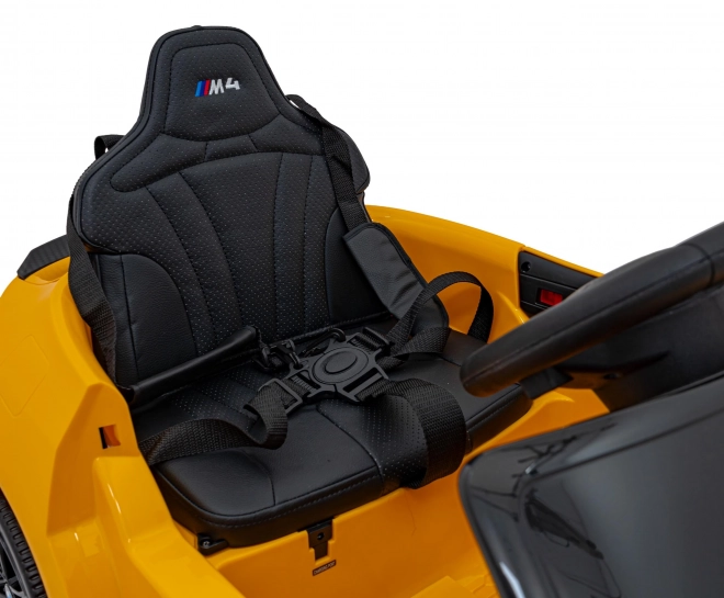 BMW M4 Vehicul Alb – Žluté