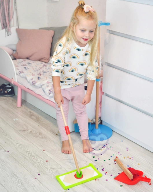 Dřevěná sada na úklid pro děti Tooky Toy