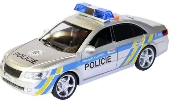 Policejní auto s českým hlasem