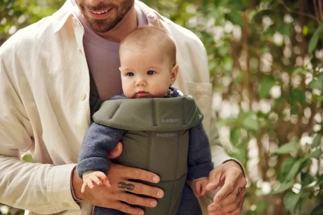 BABYBJORN MINI Tkané dětské nosítko, Tmavě zelená
