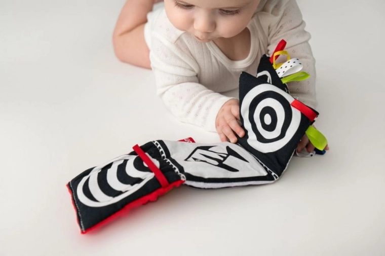 Kontrastní vizuální stimulace od prvních dnů