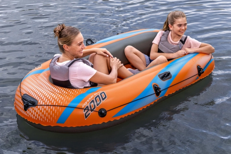 Pro dvě osoby, nosnost až 120 kg