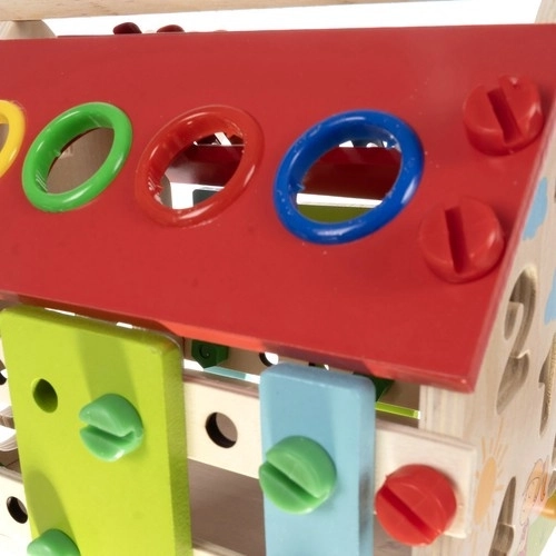 Dřevěný edukativní domeček pro děti DIY