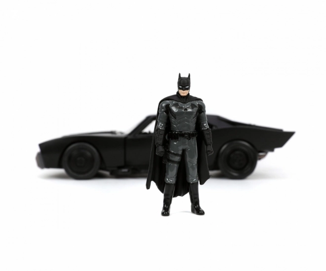 Batmobil Batmana s figurkou 1:24
