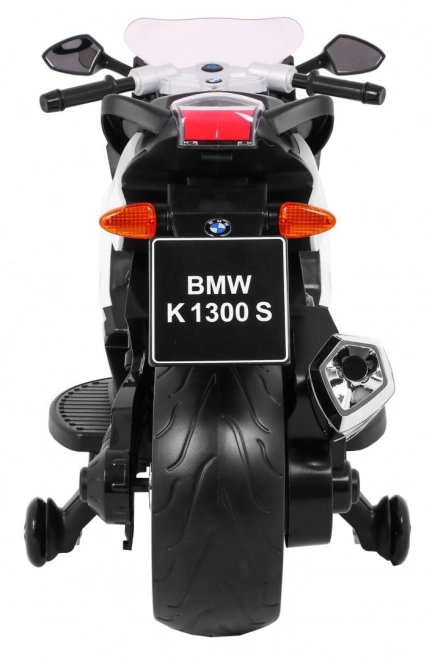 BMW K1300S Dětský motocykl na baterie bílý + pomocná kolečka + zvuky Světla + pomalý start
