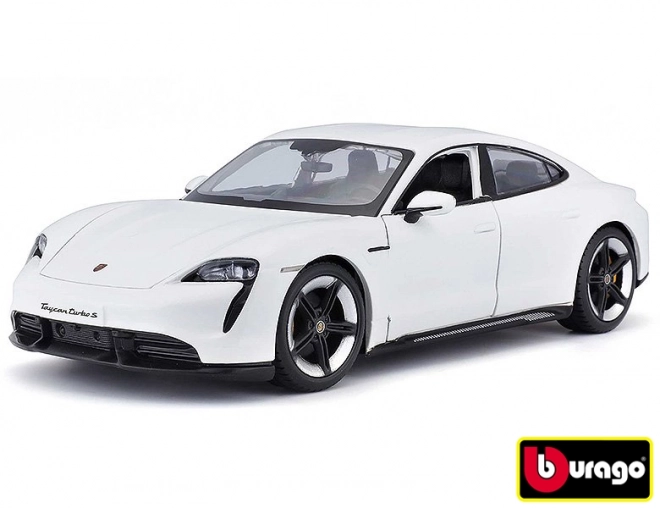 Model auta Porsche Taycan Turbo S v měřítku 1:24