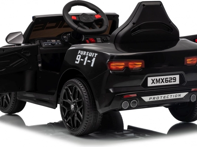 Černé policejní auto 911 Agentura